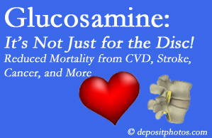 La Grande health benefits from glucosamine use include reduced overall early mortality and mortality from cardiovascular issues.